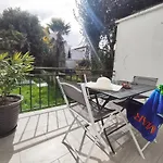 Apartmán T2 Proche Avec Terrasse Privative *